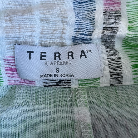 TERRA SJ Apparel  Size S 3/4 Sleeve Button Down collared asymmetrical pockets - Picture 6 of 8